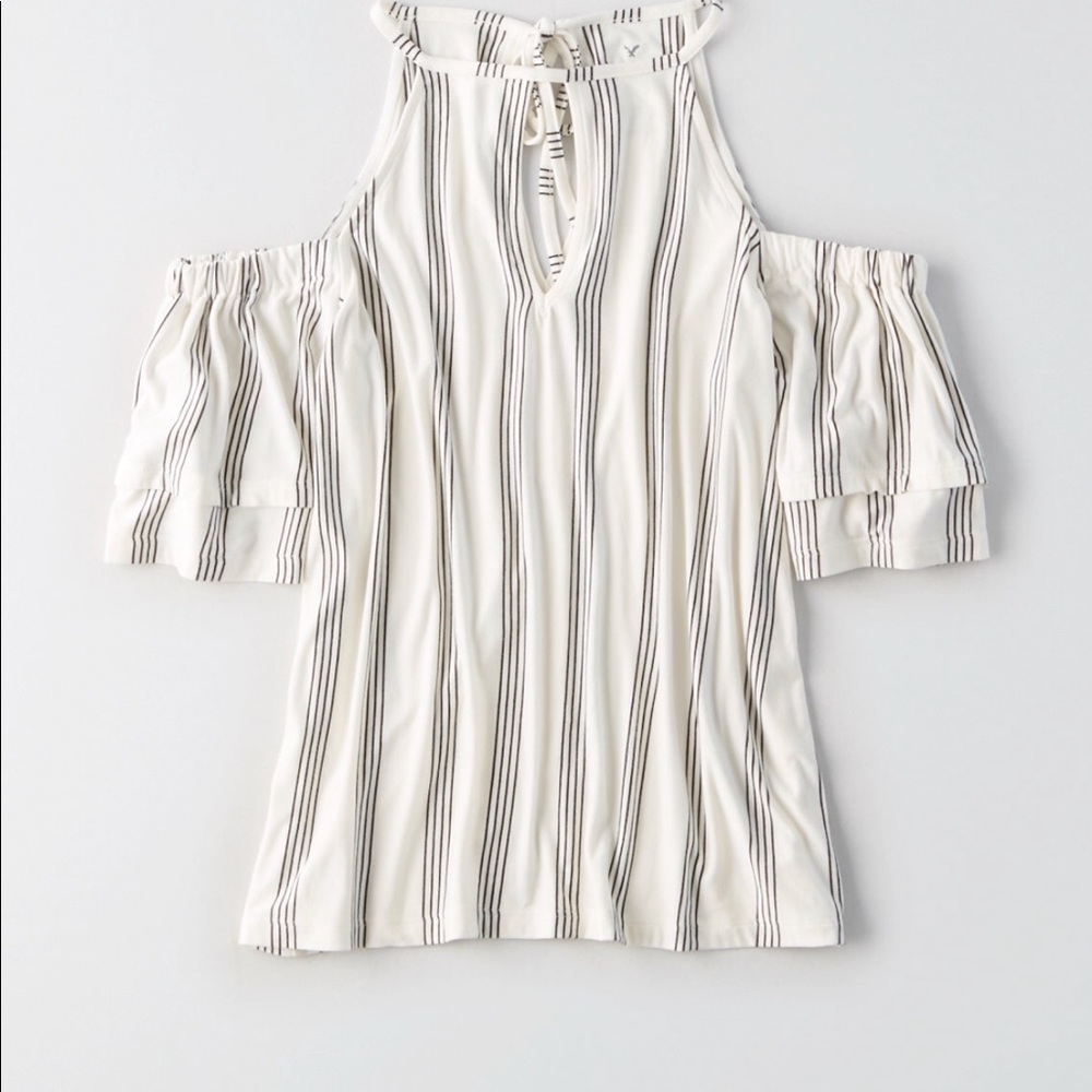 Soft and Sexy American Eagle Keyhole Top